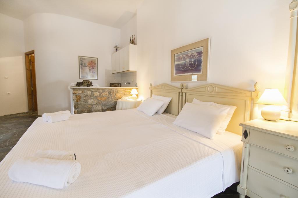 Petrino Hotell Ambrami Exteriör bild